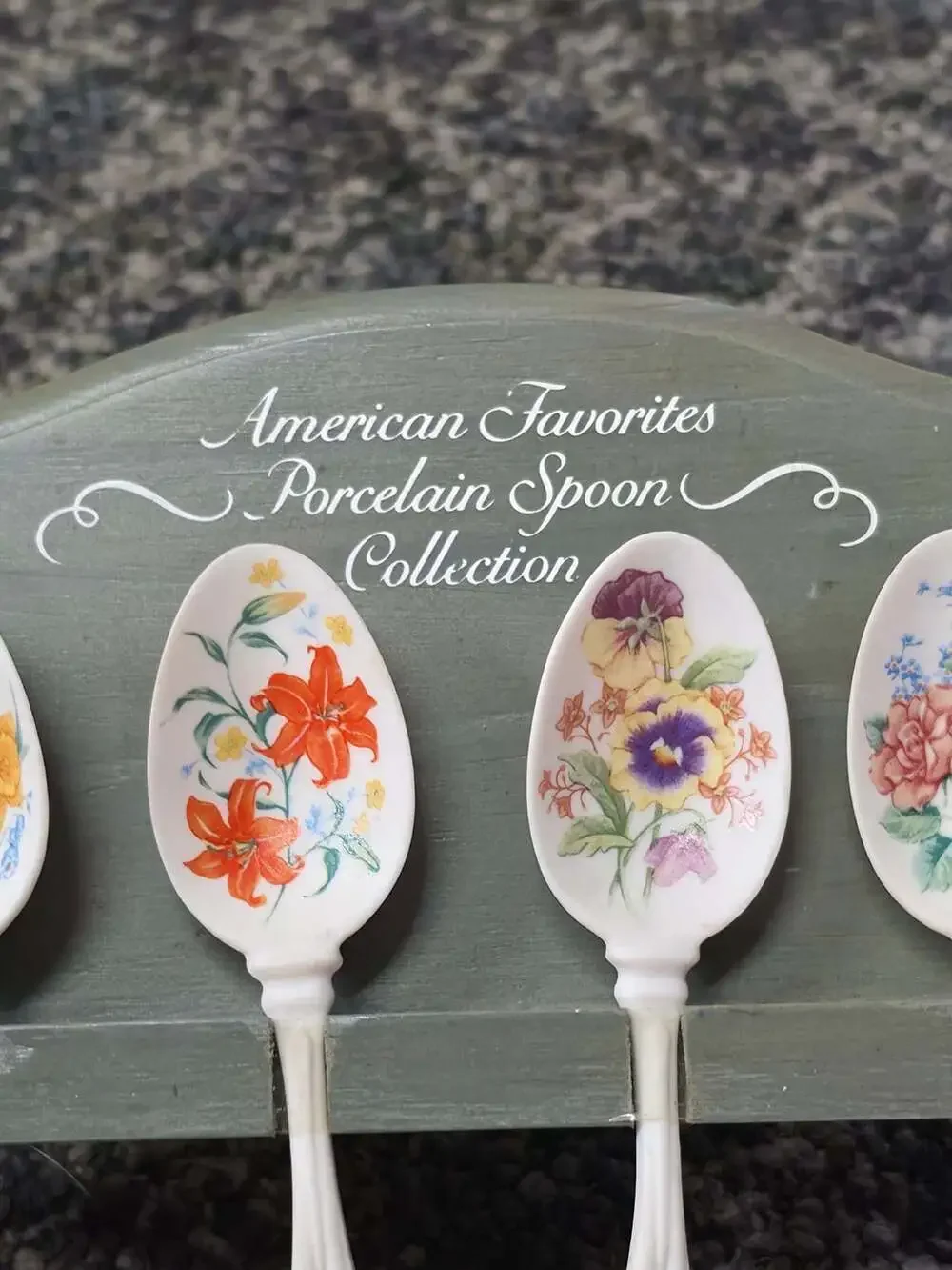 Spoon Collection American Favorites Porcelain Set Avon Wood Holder